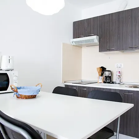 Apartment 2h